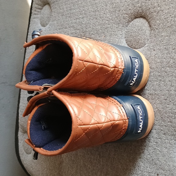 Nautica Rain/Snow Weather Boots. - Picture 3 of 4